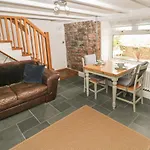 1 Salt Cottage